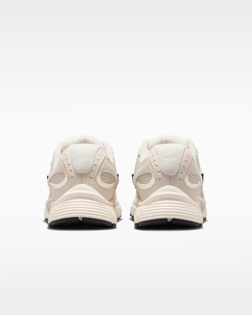 کتونی اورجینال زنانه نایکی وی 5 آر ان آر – Nike V5 RNR